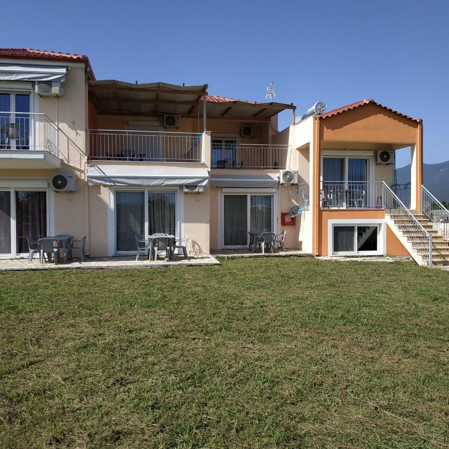 Lighthouse Apartments Хилиаду Экстерьер фото